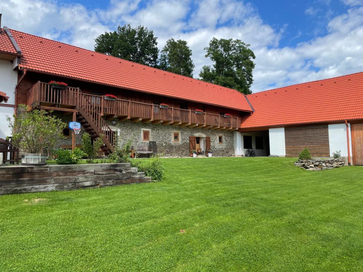 Appartement Farma Nahlov à Frymburk Extérieur photo